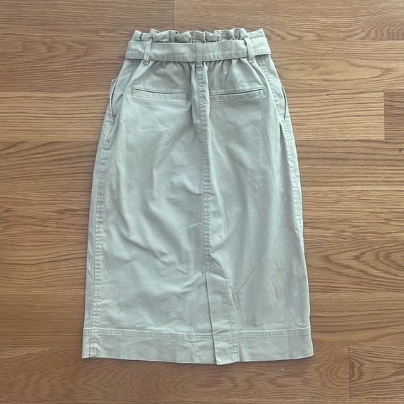 Uniqlo khaki pencil skirt with belt - Picture 2 of 3